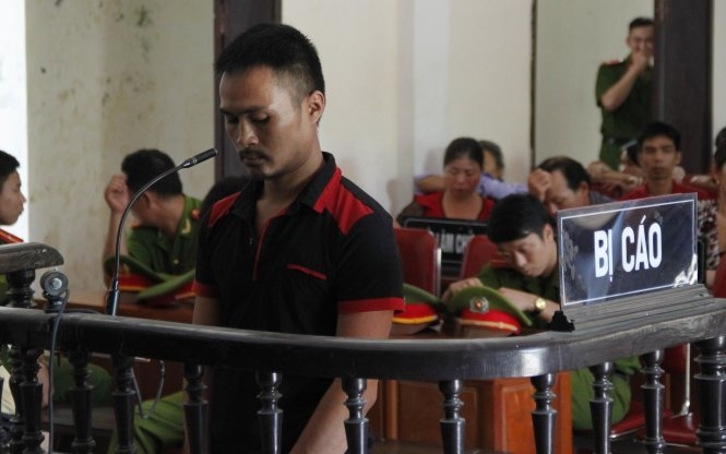 Giết chị vợ, chém cháu 6 tháng tuổi vì không xin được số điện thoại 1
